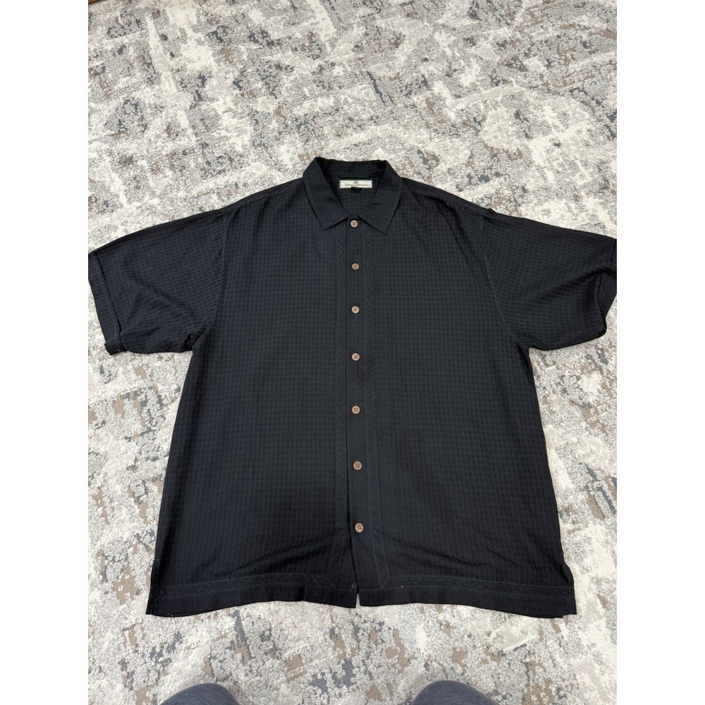TOMMY BAHAMA LG black Textured Pattern 100%‎ Silk with Camp Pocket